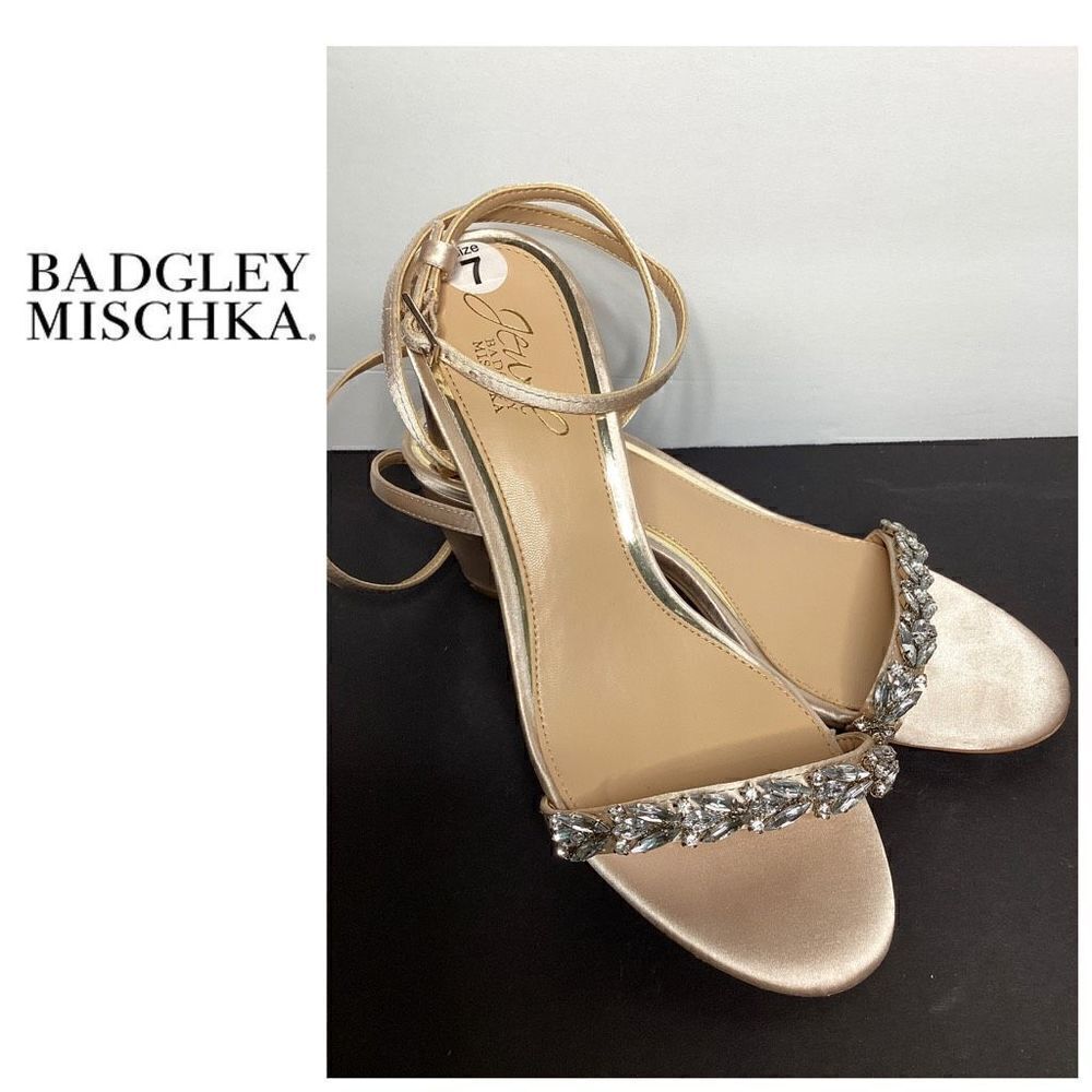 New. Badgley Mischka jeweled shoes. Size 7 Retails $240